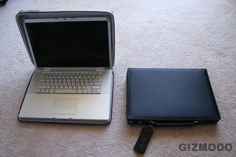 Illustration for article titled Hands-on With Moshi's CODEX MacBook and MacBook Pro Laptop Cases